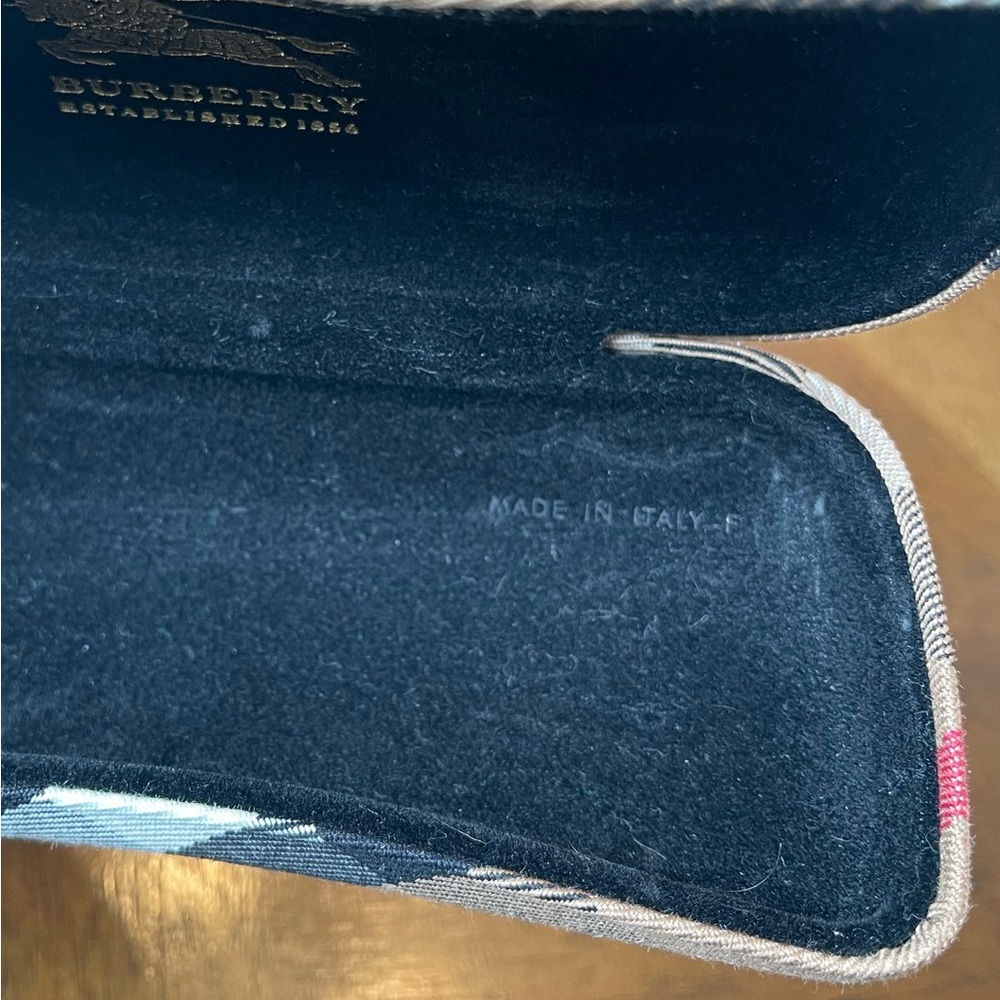Burberry Nova Check Hard Eye Case - Picture 9 of 13